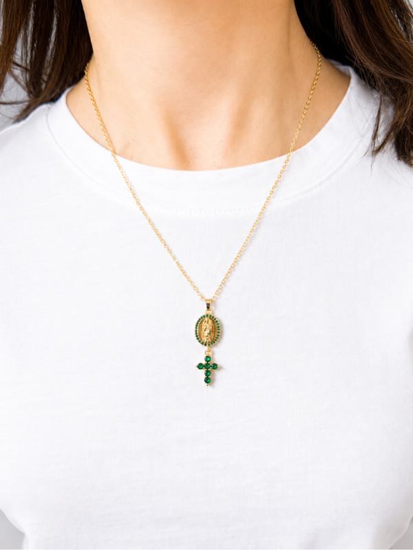 36EB7DE3-2BC5-4A94-A2BF-E6D0AD139E56 The Glorious Necklace