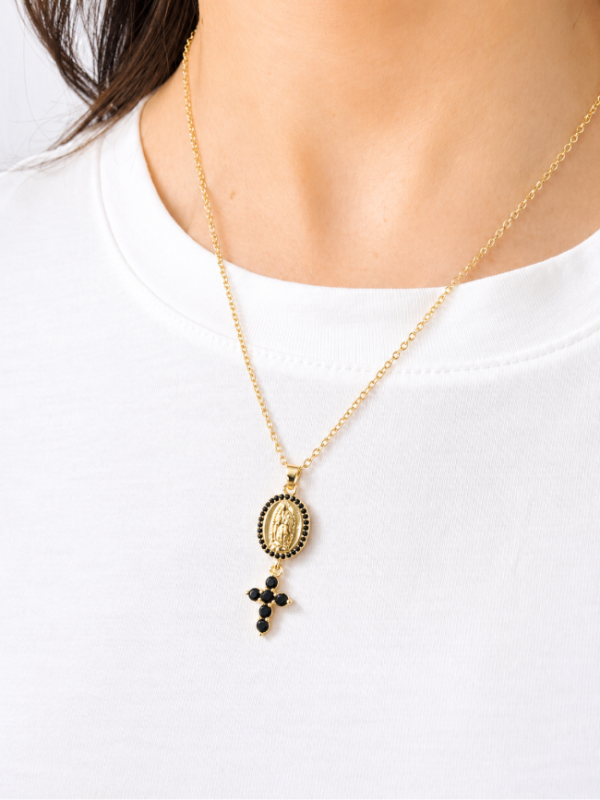 4758004C-817D-45E3-BB12-8B552E76B4D9 The Glorious Necklace